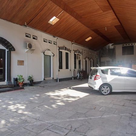 Hotel Reddoorz Near Jalan Sudirman Padang Exterior foto