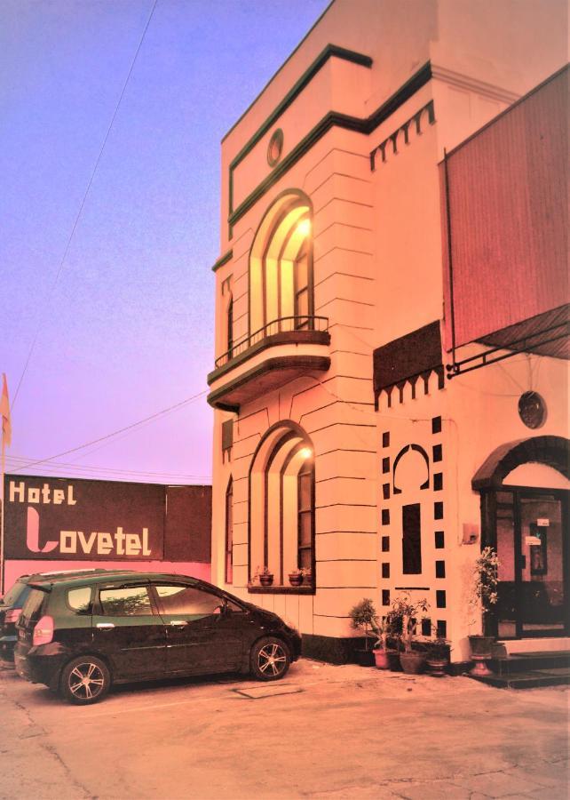Hotel Reddoorz Near Jalan Sudirman Padang Exterior foto