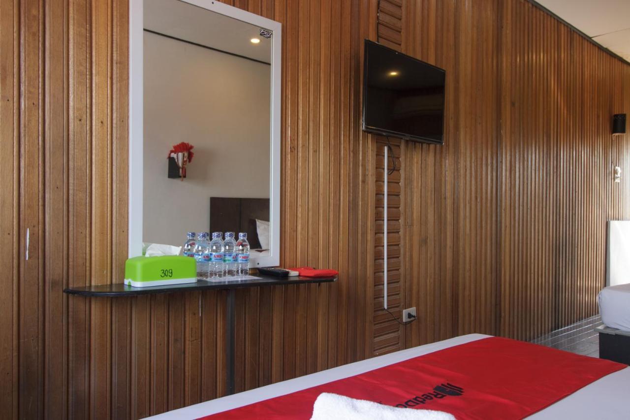 Hotel Reddoorz Near Jalan Sudirman Padang Exterior foto
