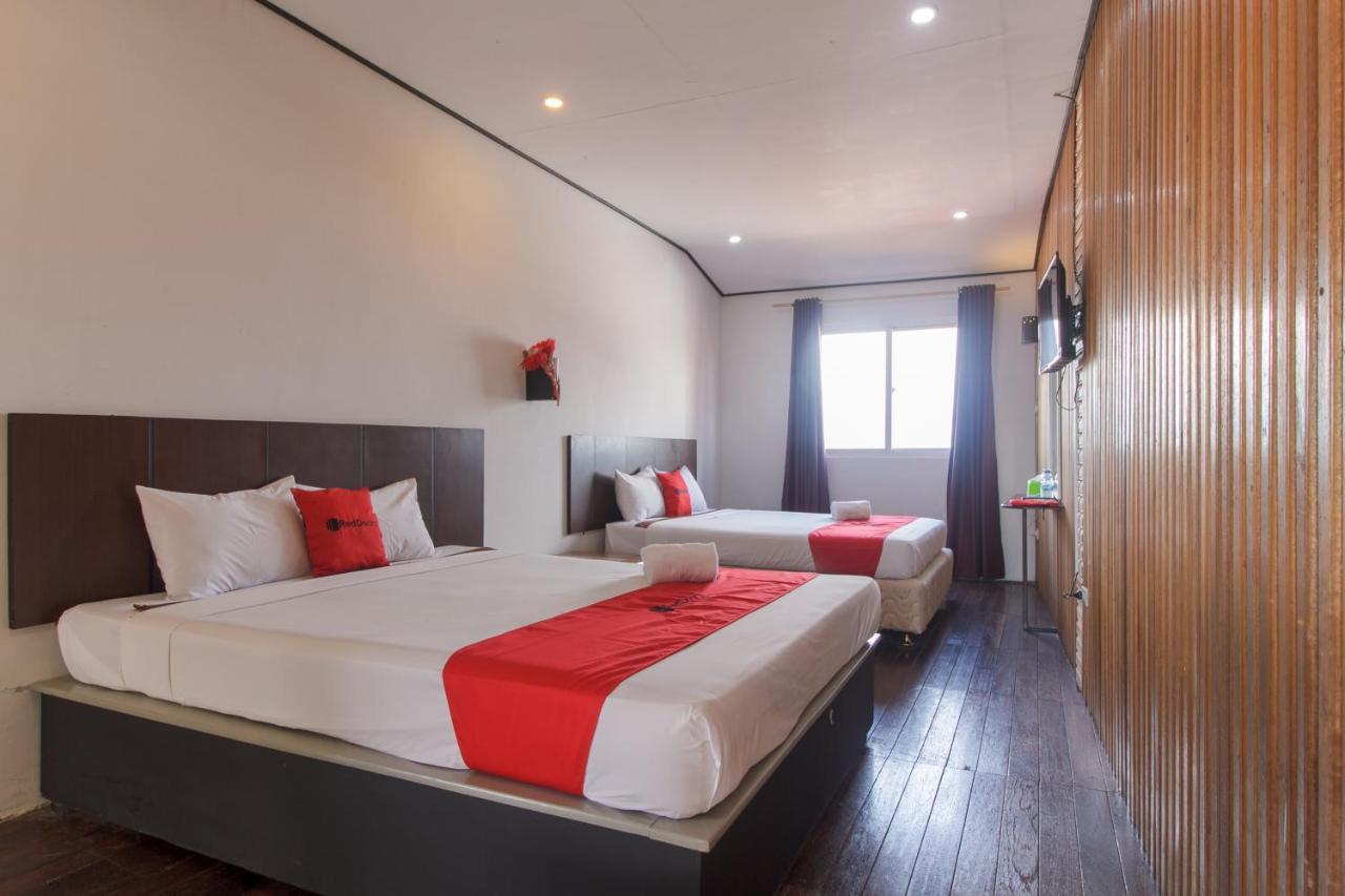 Hotel Reddoorz Near Jalan Sudirman Padang Exterior foto