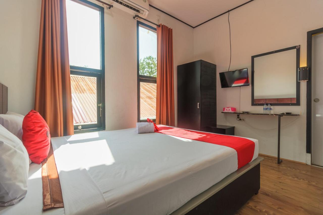 Hotel Reddoorz Near Jalan Sudirman Padang Exterior foto