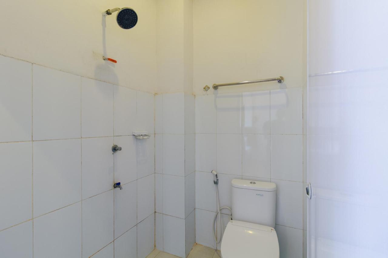 Hotel Reddoorz Near Jalan Sudirman Padang Exterior foto